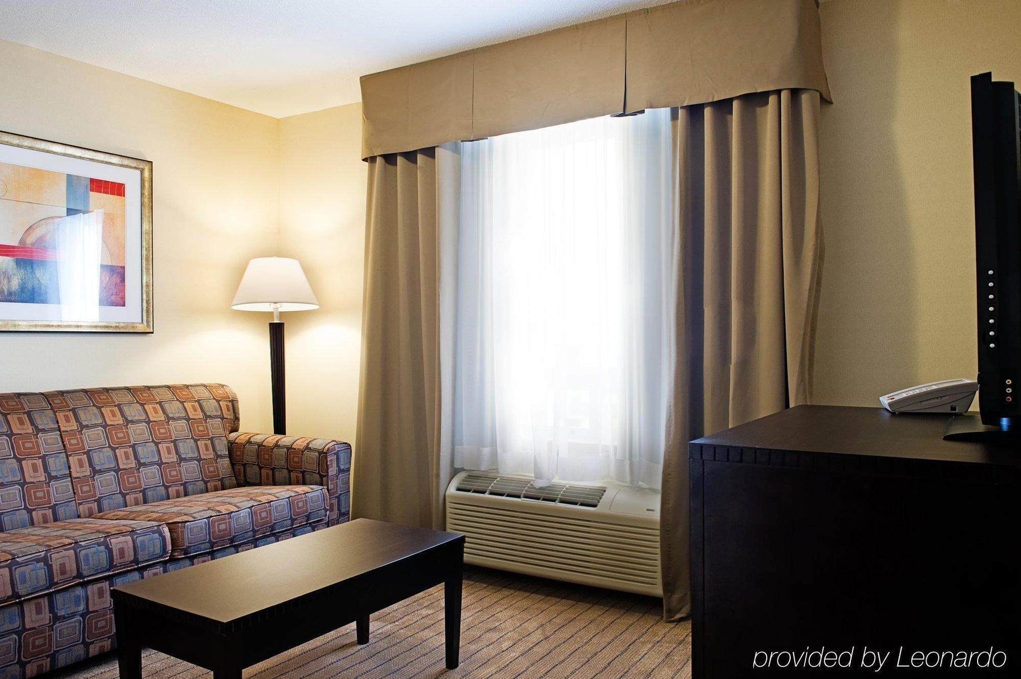 Ramada By Wyndham Prince Albert Habitación foto